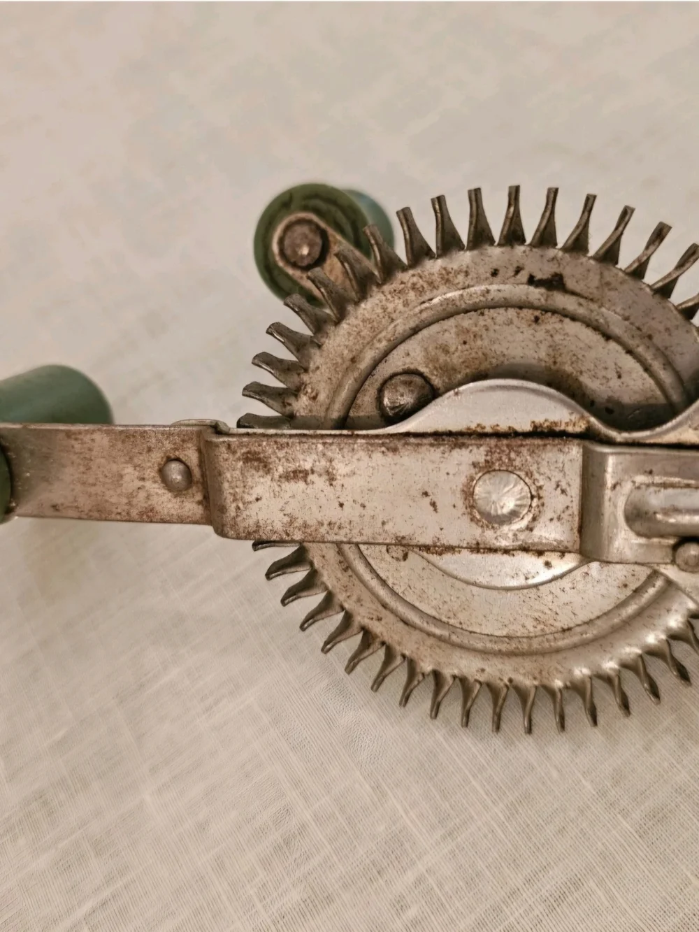 Ladd Egg Beater Heavy Duty Stainless Steel Hand Crank Mixer Vintage USA- Green